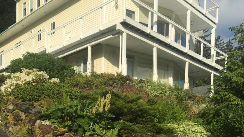 Kelli Creek Cottage - Reduced Price On Tours Juneau Luaran gambar
