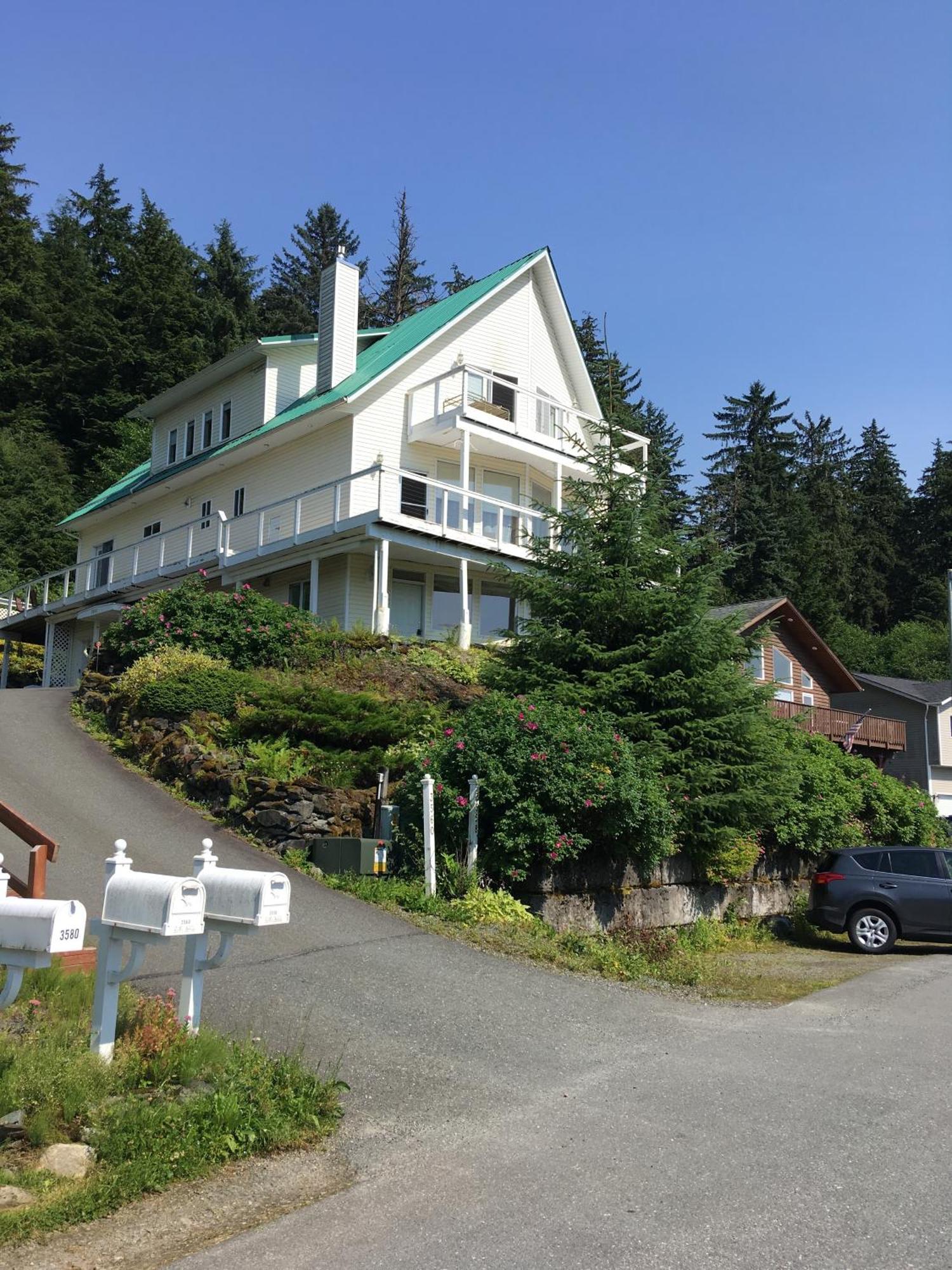 Kelli Creek Cottage - Reduced Price On Tours Juneau Luaran gambar