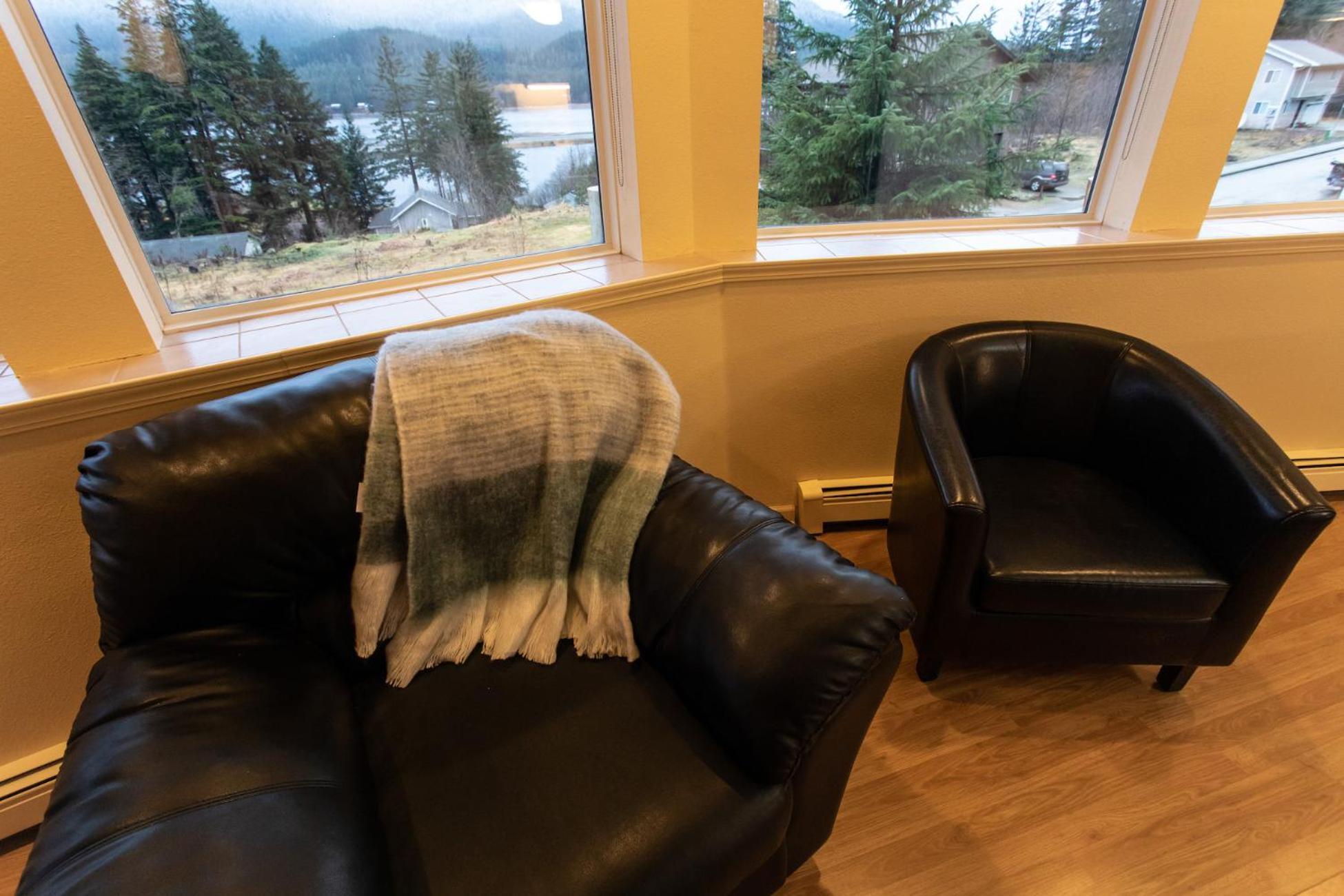 Kelli Creek Cottage - Reduced Price On Tours Juneau Luaran gambar