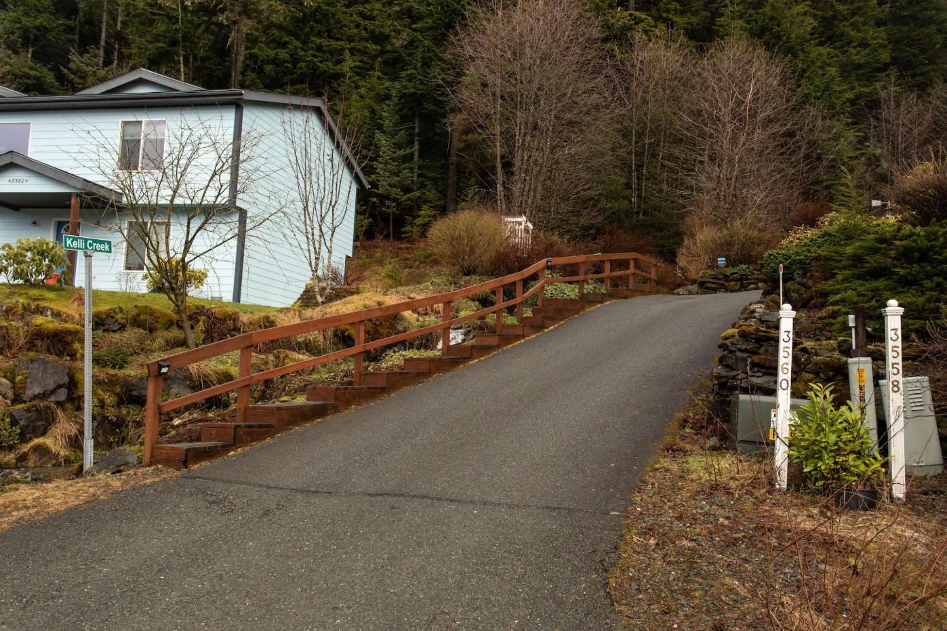 Kelli Creek Cottage - Reduced Price On Tours Juneau Luaran gambar